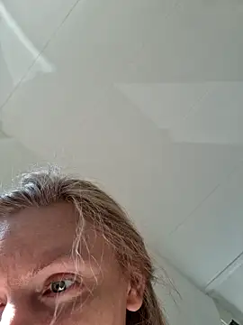  Carrie  online show from February 16, 1:38 pm