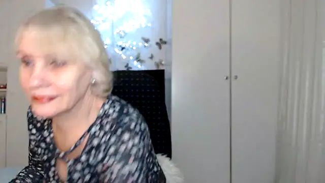 Ghertrude52 online show from February 20, 4:39 am