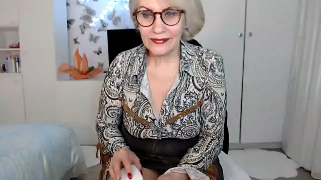 Ghertrude52 online show from February 22, 4:51 am