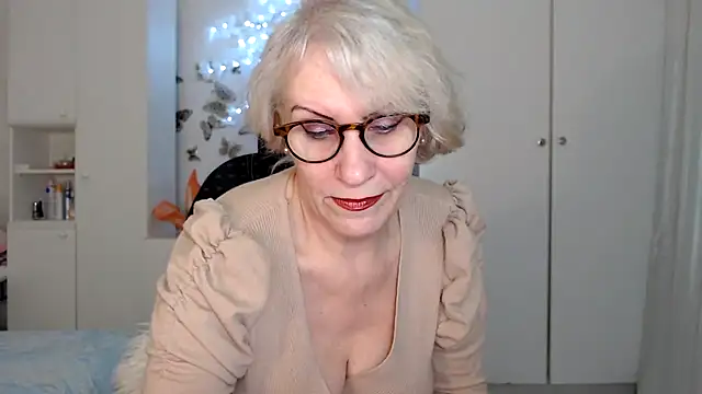 Ghertrude52 online show from February 24, 4:38 am