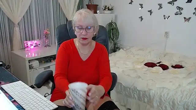 Ghertrude52 online show from October 4, 3:26 am