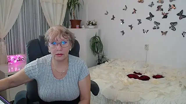 Ghertrude52 online show from October 13, 3:28 am