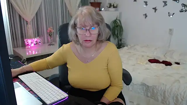 Ghertrude52 online show from October 19, 3:07 am