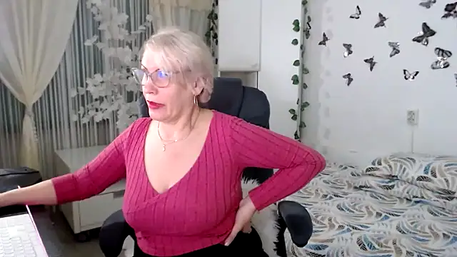 Snapshot of Ghertrude52 chatting on April 28, 3:44 am Ghertrude52 online show from April 28, 3:44 am