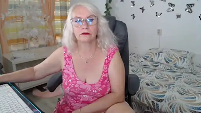 Snapshot of Ghertrude52 chatting on July 7, 6:47 am Ghertrude52 online show from July 7, 6:47 am