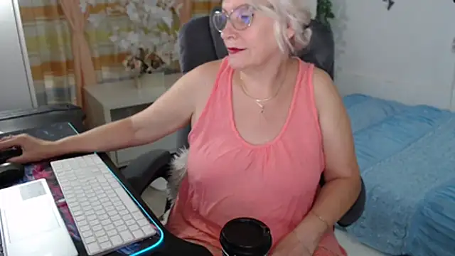 Snapshot of Ghertrude52 chatting on July 11, 4:48 am Ghertrude52 online show from July 11, 4:48 am