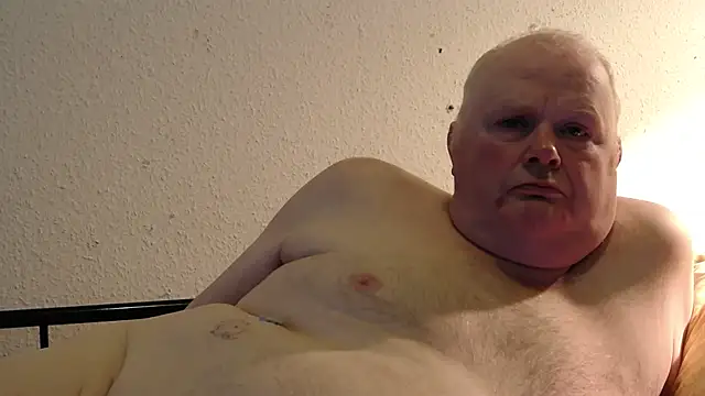 Snapshot of Vandrino chatting on December 2, 8:09 am Vandrino online show from December 2, 8:09 am