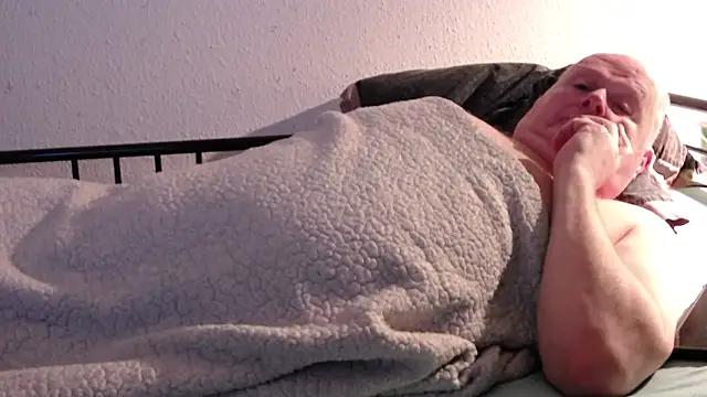 Snapshot of Vandrino chatting on January 22, 2:59 am Vandrino online show from January 22, 2:59 am