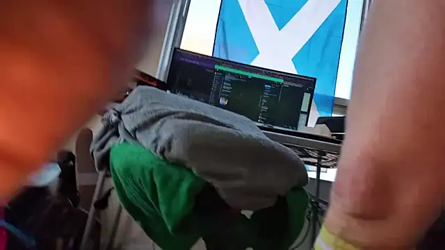 Snapshot of fisthole4dilfs chatting on March 11, 8:20 pm fisthole4dilfs online show from March 11, 8:20 pm