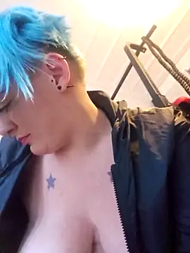 PinkTheHawk online show from April 1, 10:29 pm