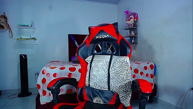 Snapshot of DanisaBrown chatting on June 13, 2:26 pm DanisaBrown online show from June 13, 2:26 pm