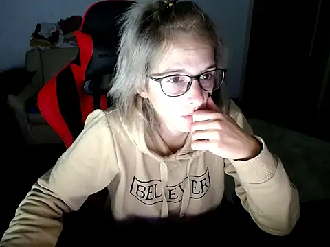 Snapshot of SexxyLety chatting on October 1, 8:15 pm SexxyLety online show from October 1, 8:15 pm