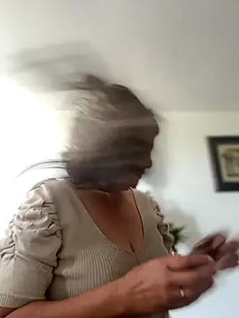 emma tour online show from November 25, 3:45 pm