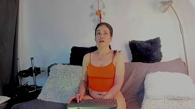 girasol walton online show from March 13, 11:19 am