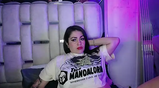 chelaqueen  online show from February 6, 12:00 am