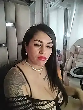 chelaqueen  online show from June 10, 7:13 pm