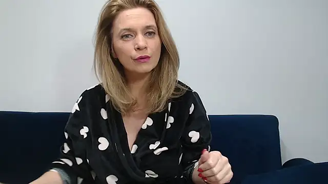 Snapshot of MysticCreature chatting on February 22, 6:17 am MysticCreature online show from February 22, 6:17 am