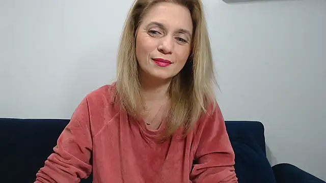 Snapshot of MysticCreature chatting on March 3, 4:14 am MysticCreature online show from March 3, 4:14 am