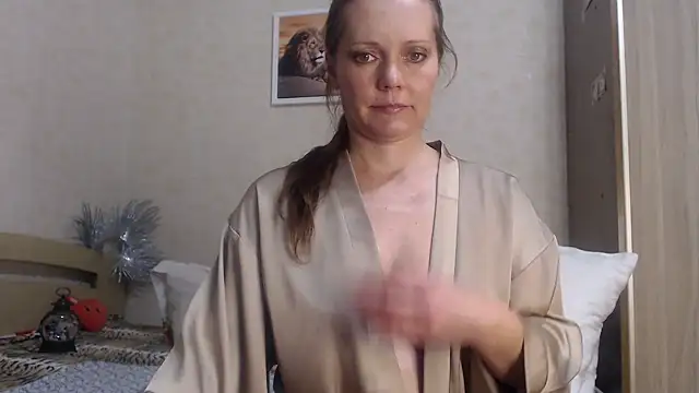 SheLion online show from December 8, 3:56 pm