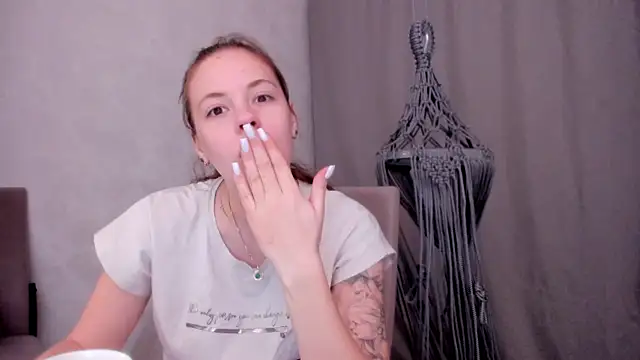 why again me online show from February 24, 5:09 pm