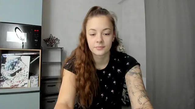 Snapshot of why_again_me chatting on December 19, 6:15 pm why again me online show from December 19, 6:15 pm