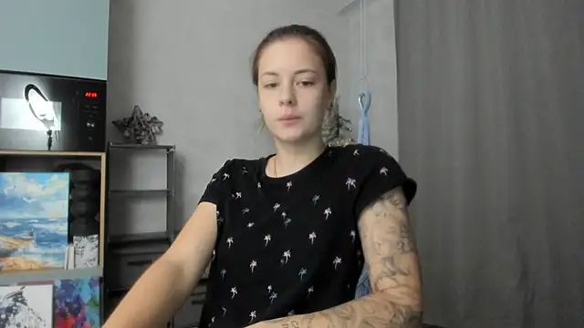 Snapshot of why_again_me chatting on December 21, 7:32 pm why again me online show from December 21, 7:32 pm