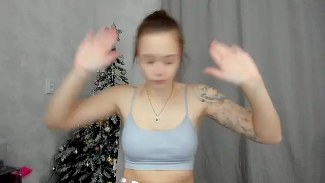 Snapshot of why_again_me chatting on January 17, 8:34 pm why again me online show from January 17, 8:34 pm