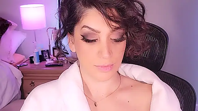 Wonderful Woman online show from March 15, 4:57 am