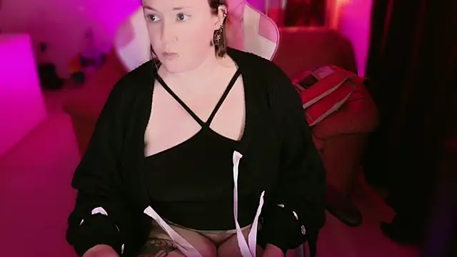 kisicaxx online show from March 3, 8:43 pm