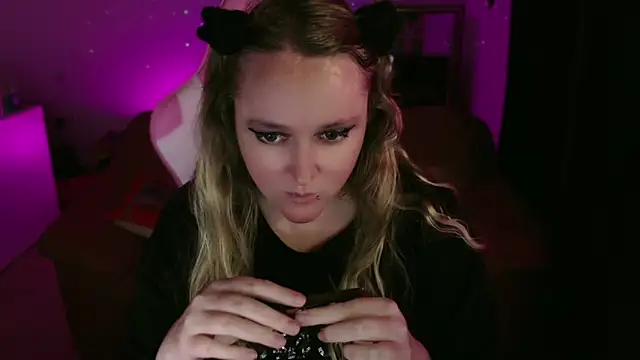 kisicaxx online show from March 12, 5:28 pm