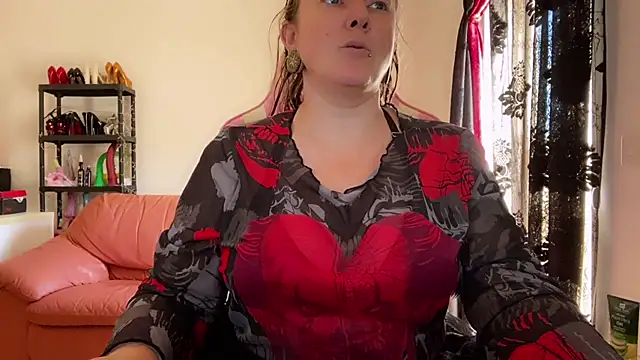 kisicaxx online show from October 7, 10:23 am