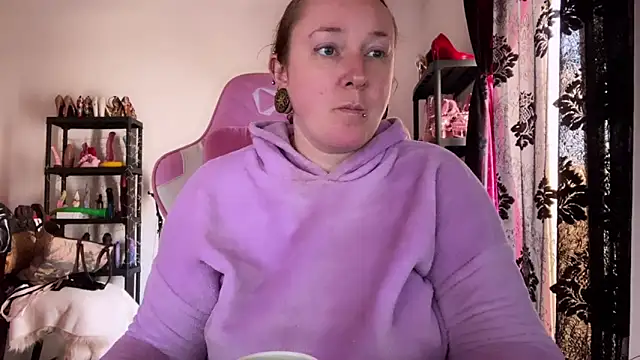 kisicaxx online show from March 4, 2:23 pm