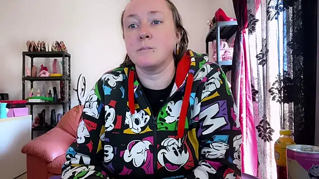 kisicaxx online show from March 27, 10:15 am