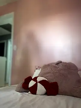 lovely beast online show from December 2, 6:03 pm