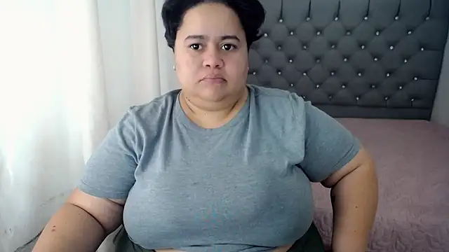 hotlesby4uxxx online show from December 11, 7:57 pm