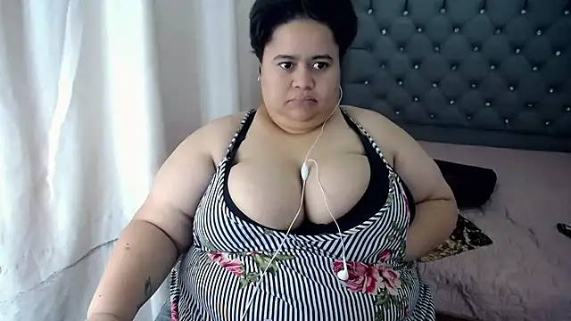 hotlesby4uxxx online show from December 13, 10:55 pm