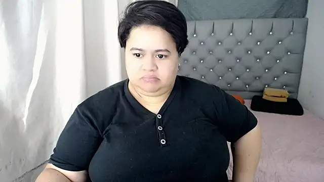 hotlesby4uxxx online show from December 17, 1:38 pm