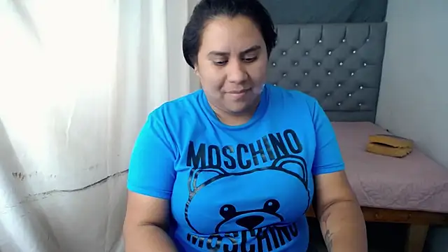 hotlesby4uxxx online show from January 8, 8:39 pm