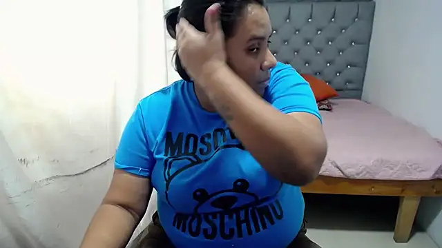 hotlesby4uxxx online show from January 9, 8:11 pm