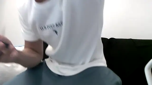 Snapshot of SebastianReiss chatting on March 20, 7:25 am SebastianReiss online show from March 20, 7:25 am