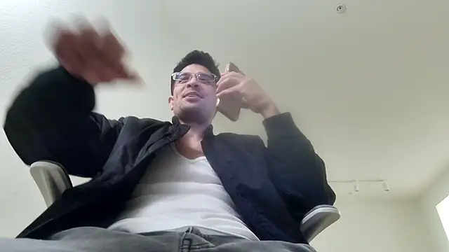 Snapshot of SebastianReiss chatting on March 22, 10:51 am SebastianReiss online show from March 22, 10:51 am