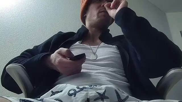Snapshot of SebastianReiss chatting on April 10, 4:39 am SebastianReiss online show from April 10, 4:39 am