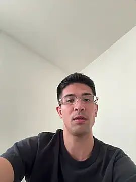 Snapshot of SebastianReiss chatting on April 18, 1:20 am SebastianReiss online show from April 18, 1:20 am