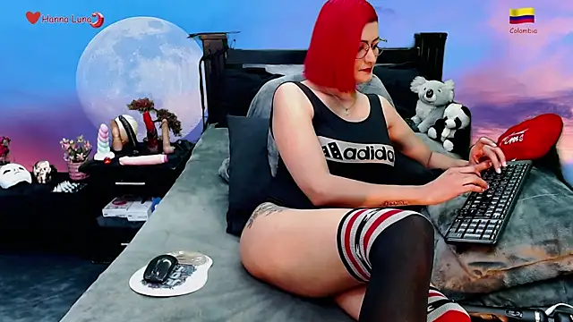 Hanna Luna online show from December 12, 7:30 am