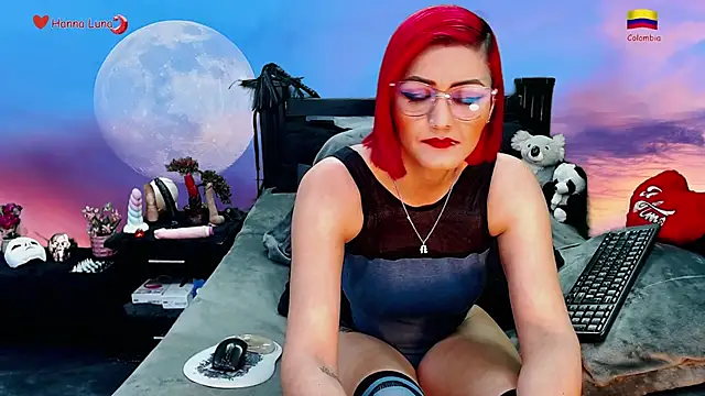 Hanna Luna online show from December 17, 6:35 am