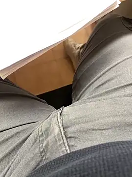 Snapshot of Simoking89 chatting on March 4, 8:57 am Simoking89 online show from March 4, 8:57 am