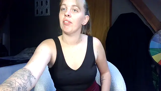 Snapshot of MissGirly chatting on September 23, 12:08 pm MissGirly online show from September 23, 12:08 pm