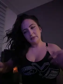 itsCassie online show from February 9, 9:17 pm