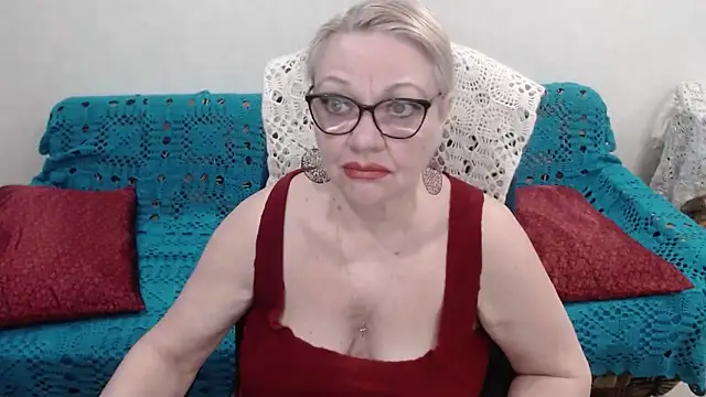Snapshot of xHoneyLadyx chatting on May 14, 12:23 pm xHoneyLadyx online show from May 14, 12:23 pm