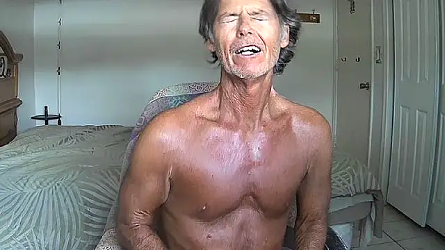 nakeedcowboi65 online show from April 20, 7:04 pm